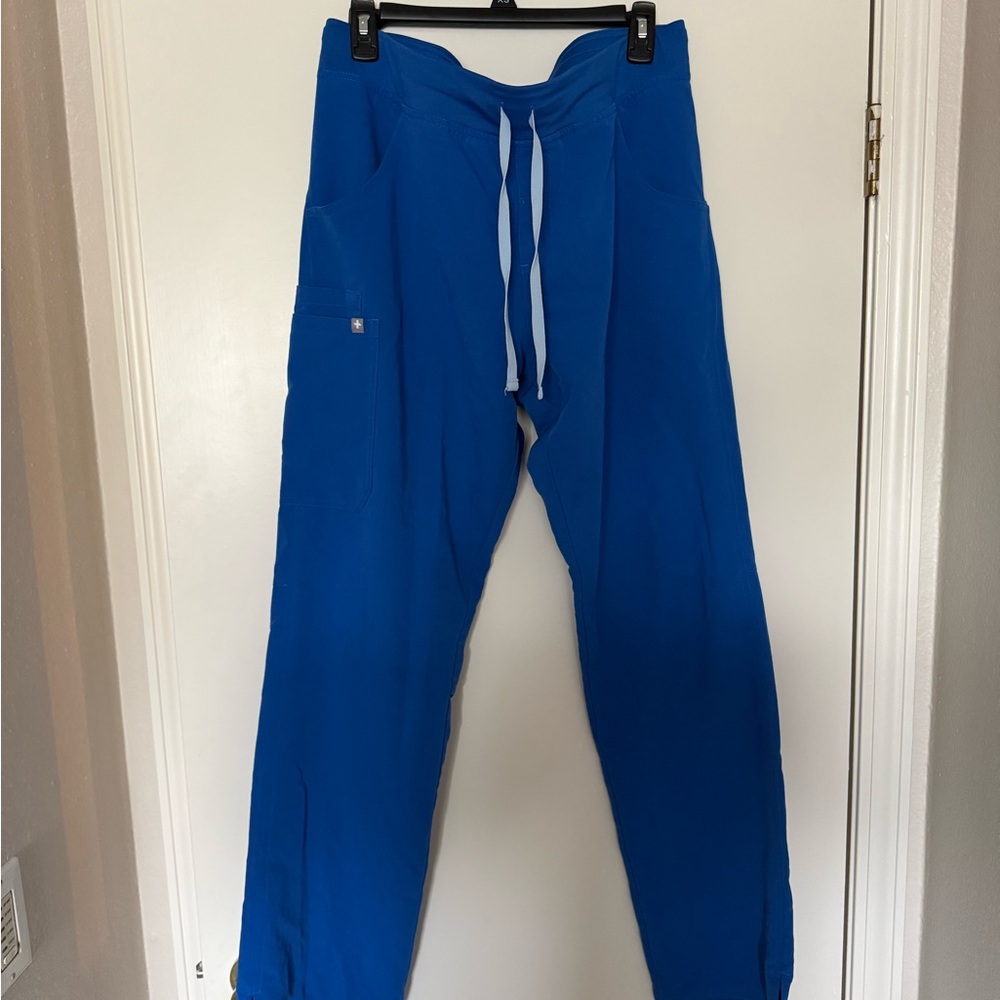 Figs Women’s Kade Cargo Scrub Pants